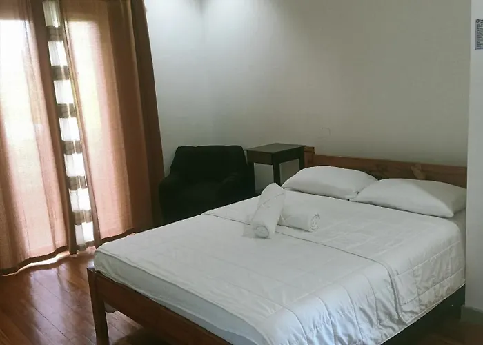 Puerto Galera Palangan Hilltop Guesthouse -Tropical Retreat